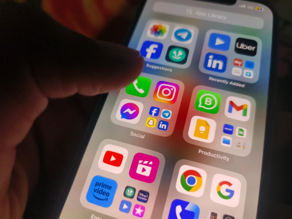 Servicii aplicatii mobile